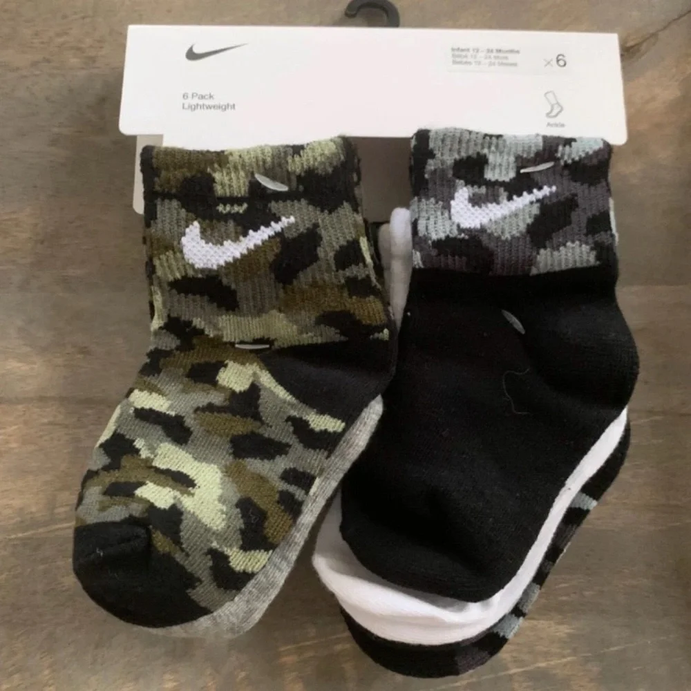 Nike Camo and Solid Infant Socks 6-Pack